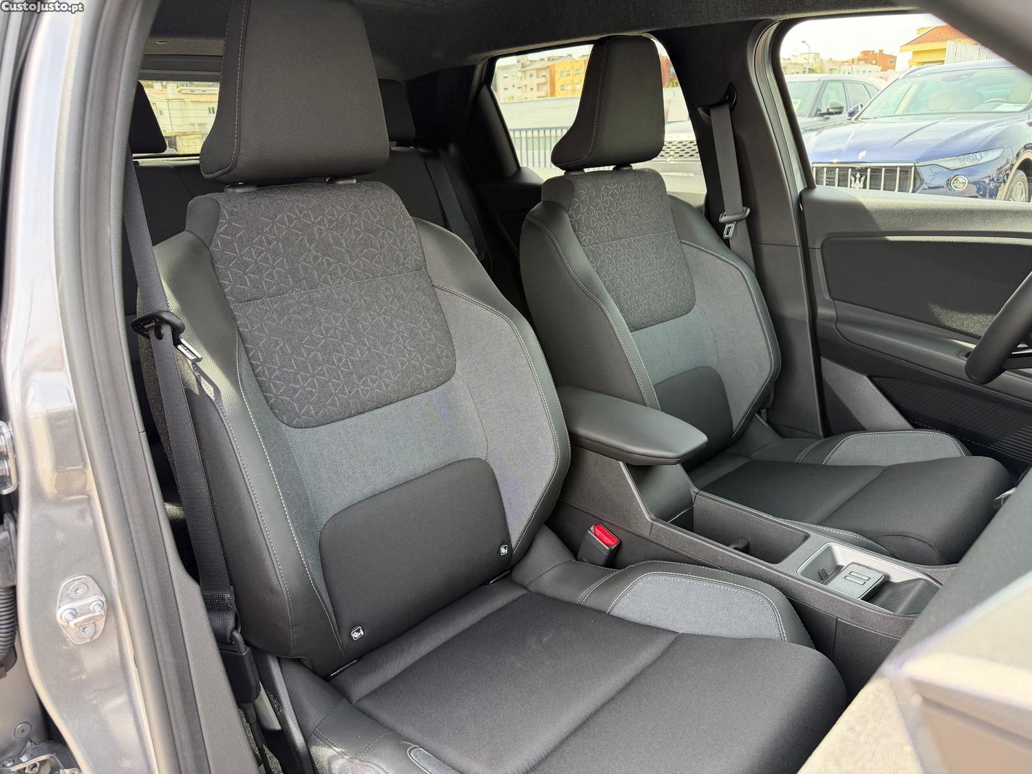 Nissan Micra 52 kWh Advance Two Tone — fotografia 11