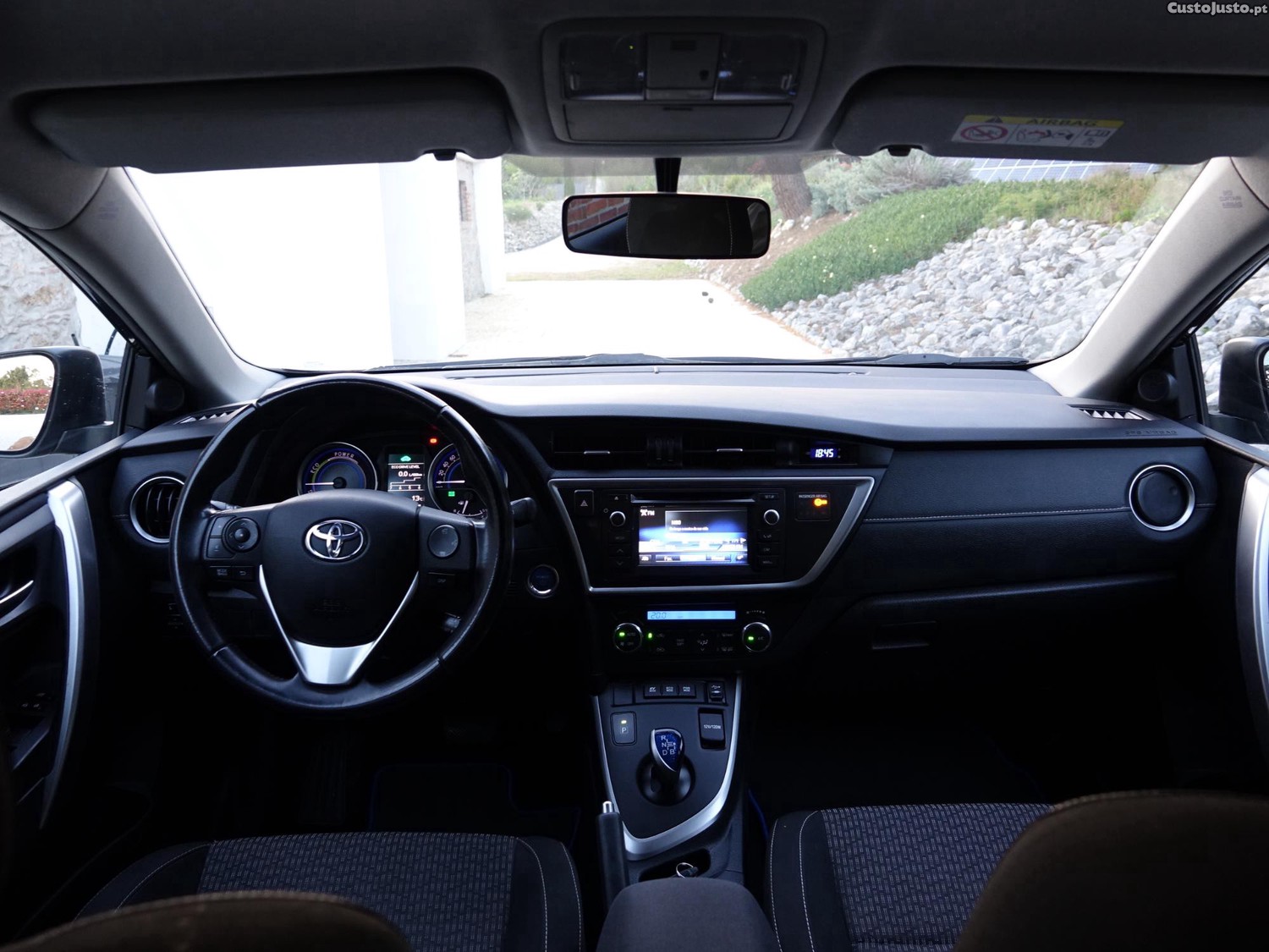 Toyota Auris 1.8 HSD Exclusive+Navi — fotografia 3