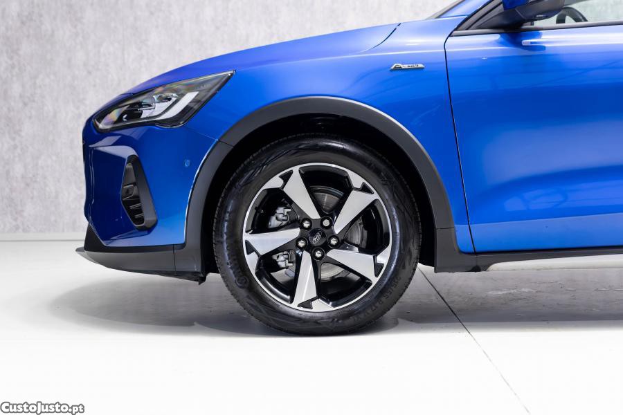 Ford Focus 1.0 EcoBoost MHEV Ac — fotografia 19
