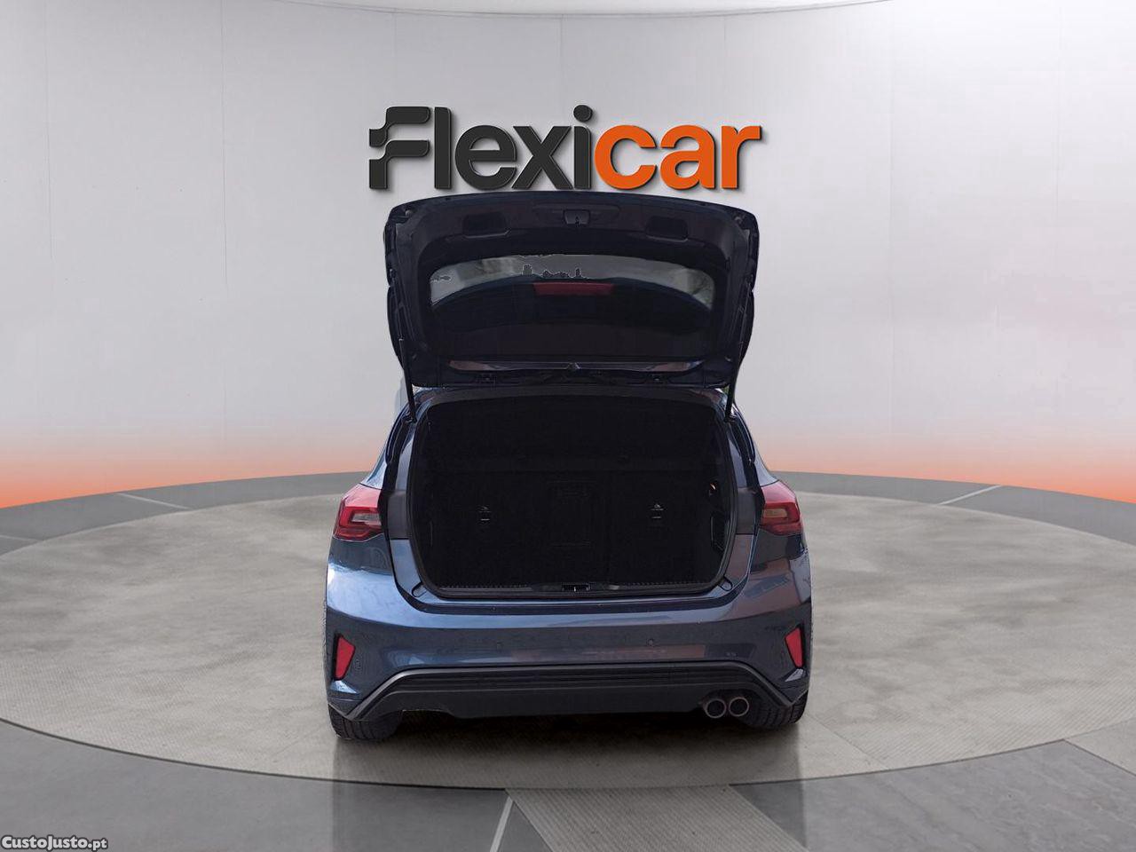 Ford Focus 1.0 EcoBoost MHEV ST-Line — fotografia 9