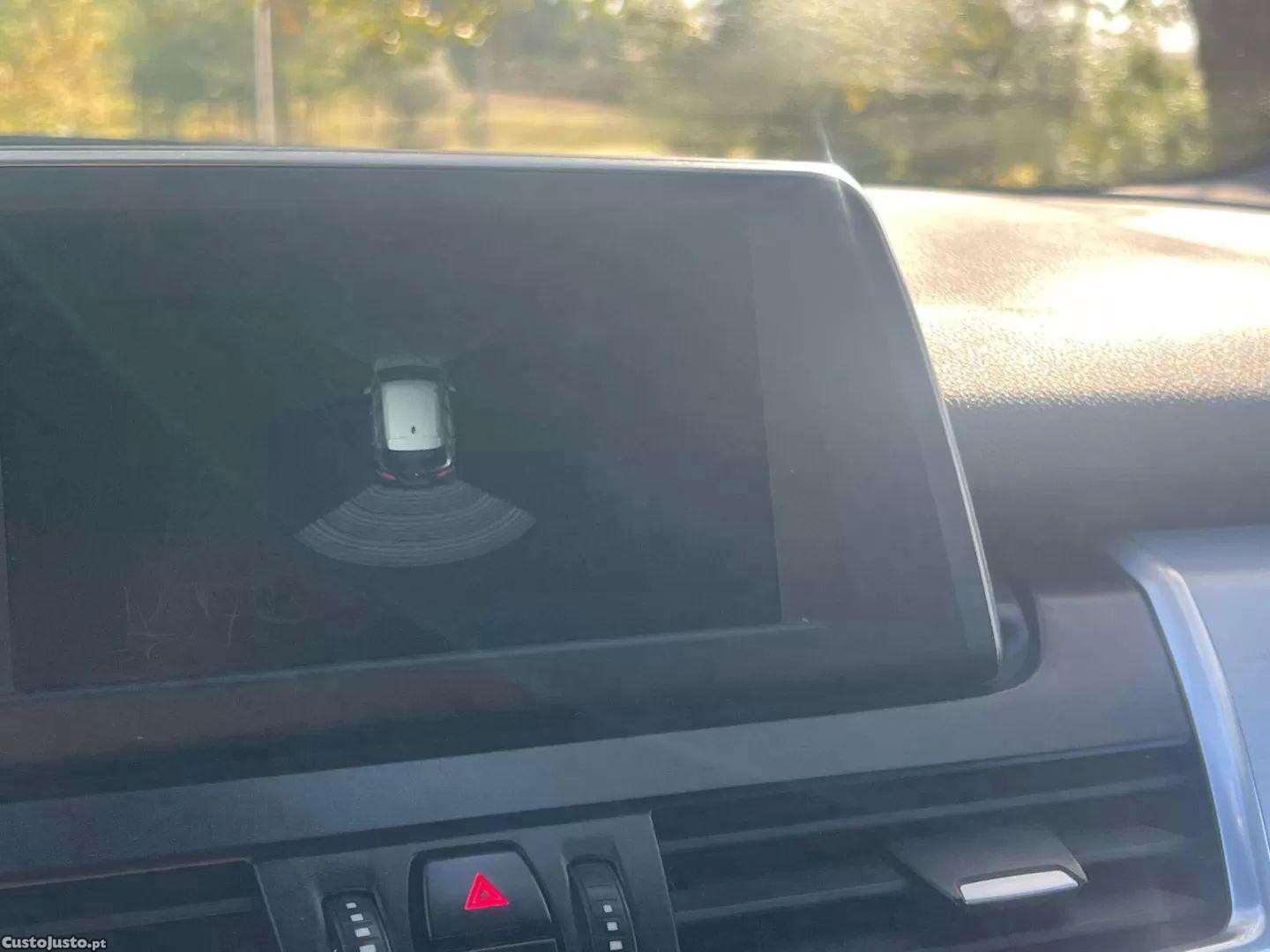 BMW 216 Active Tourer D line sport auto — fotografia 4