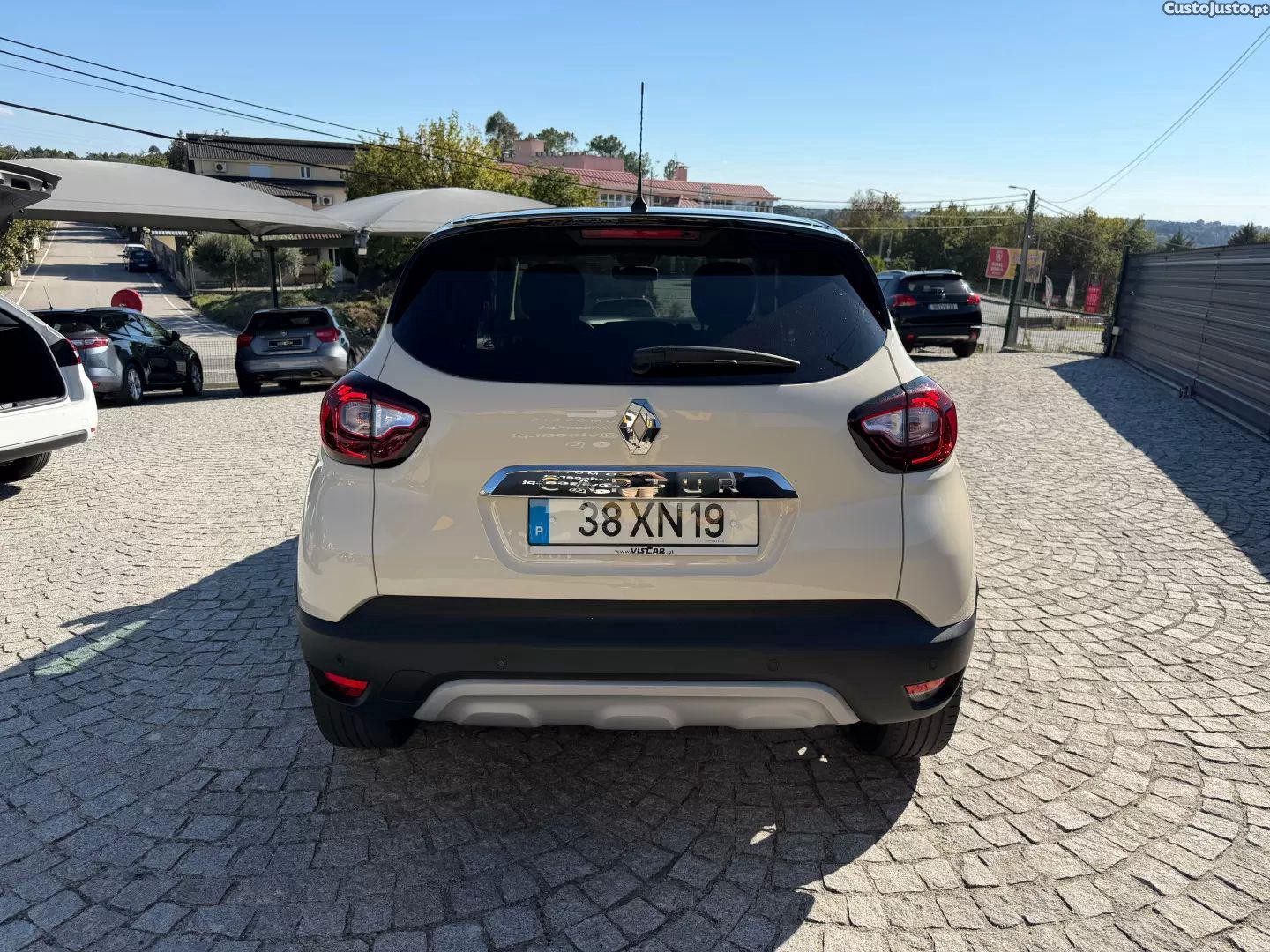 Renault Captur 0.9 tce exclusive — photo 4