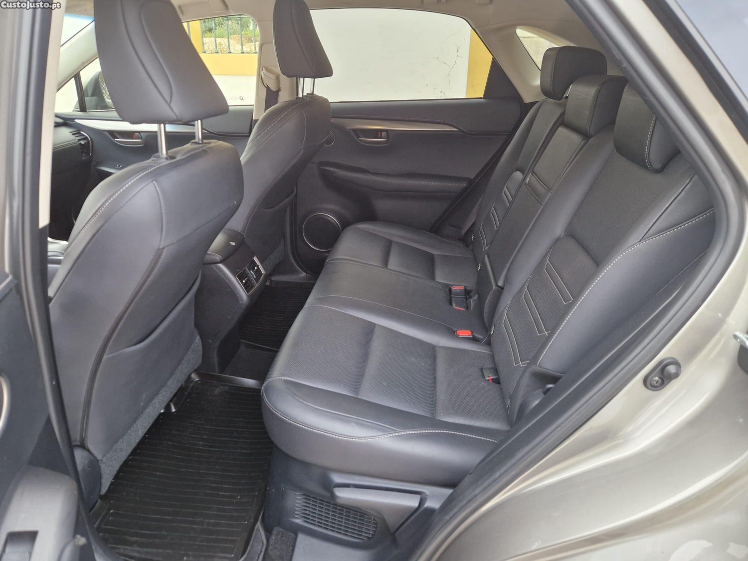 Lexus NX 300h Executive + — fotografia 6