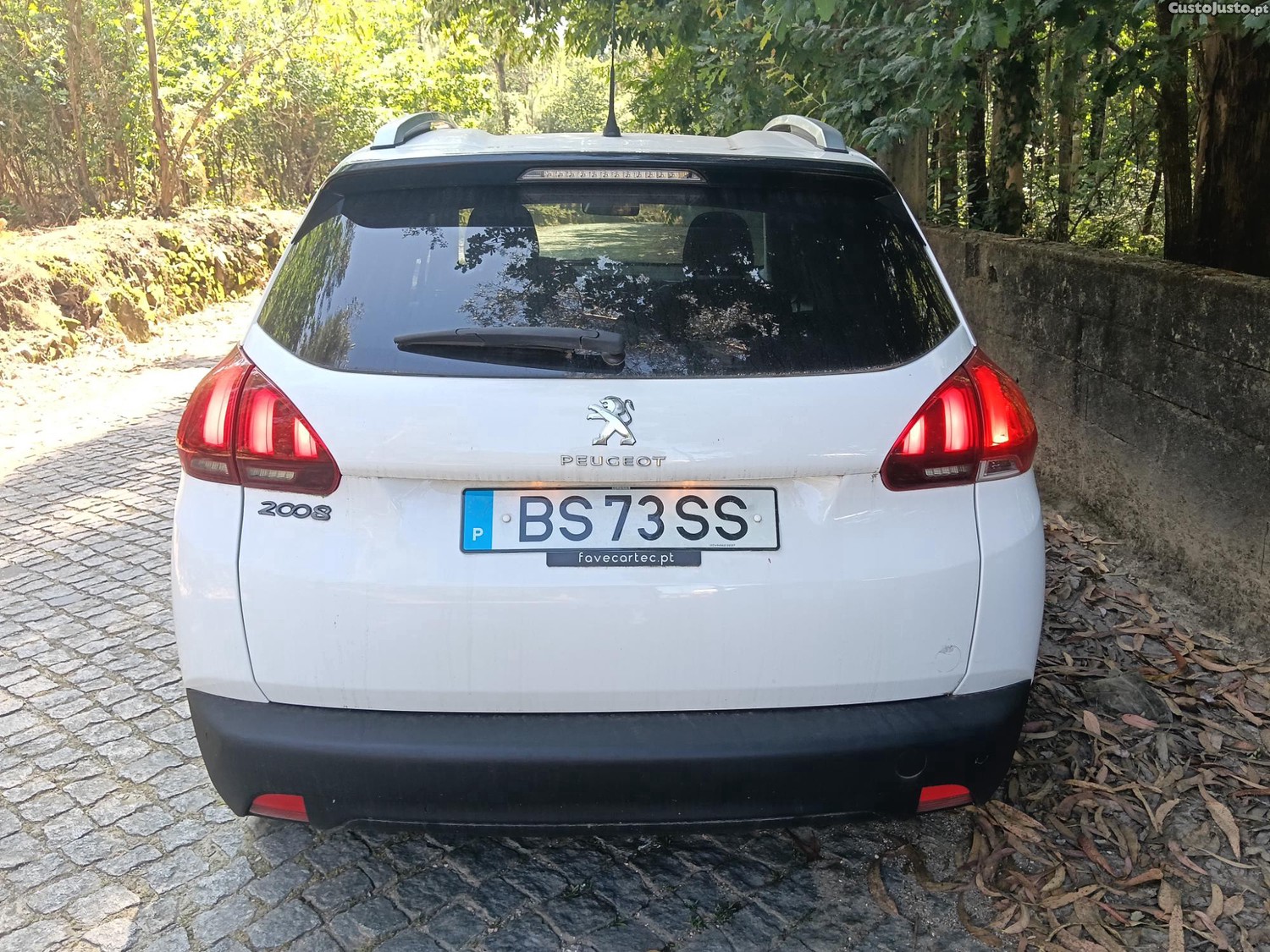 Peugeot 2008 Allure — fotografia 4