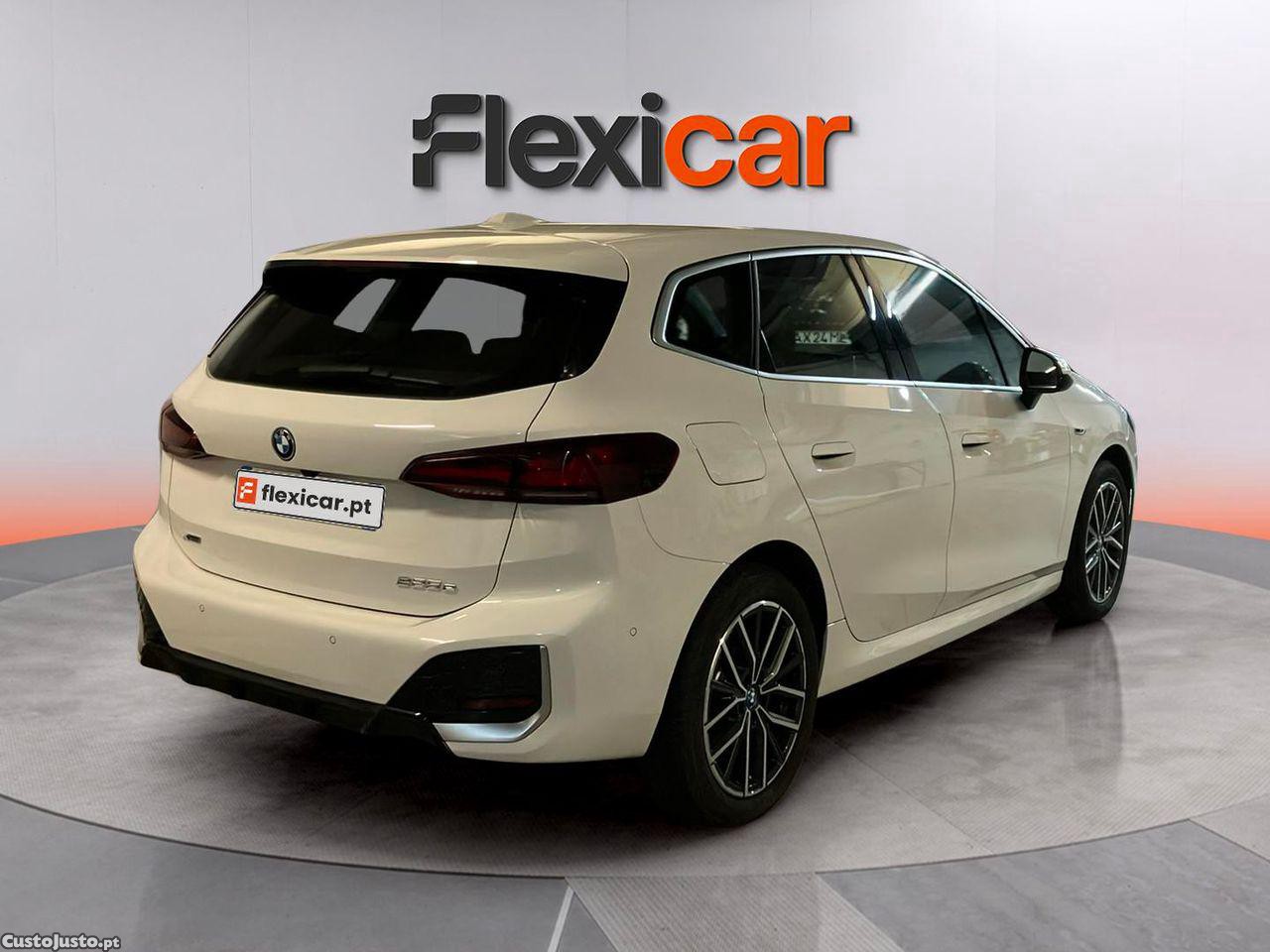 BMW 225 Active Tourer XE e xDrive Pack Desportivo M — fotografia 20