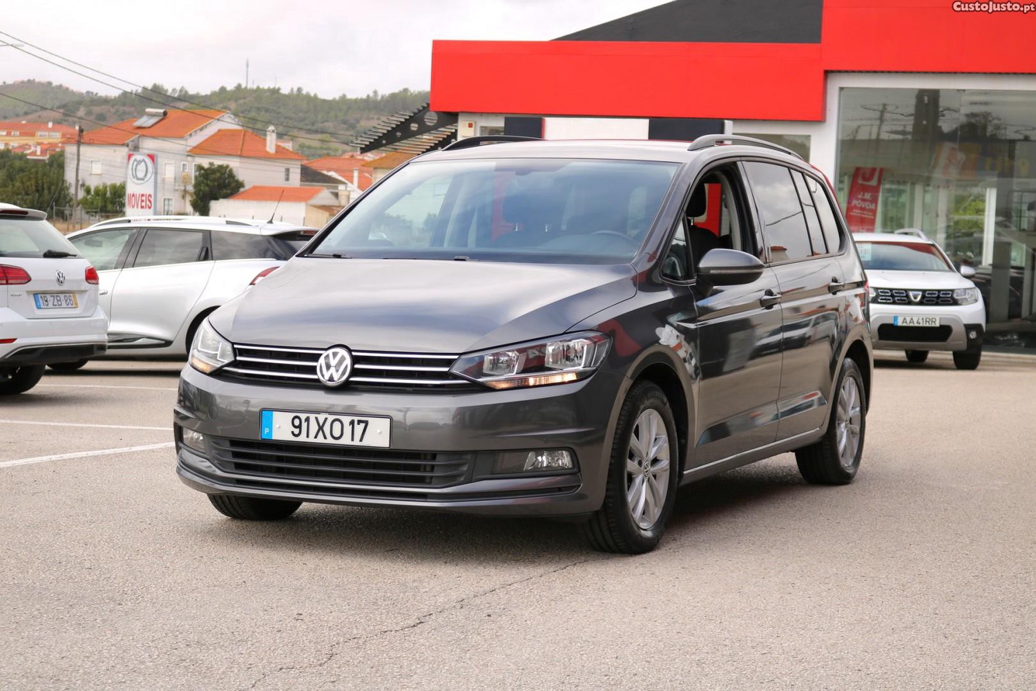 VW Touran 1.6 TDI Confortline DSG 115cv - 19 — photo 5