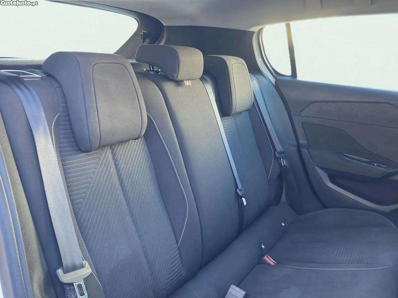 Peugeot 308 1.5 BlueHDi Active Pack — fotografia 4