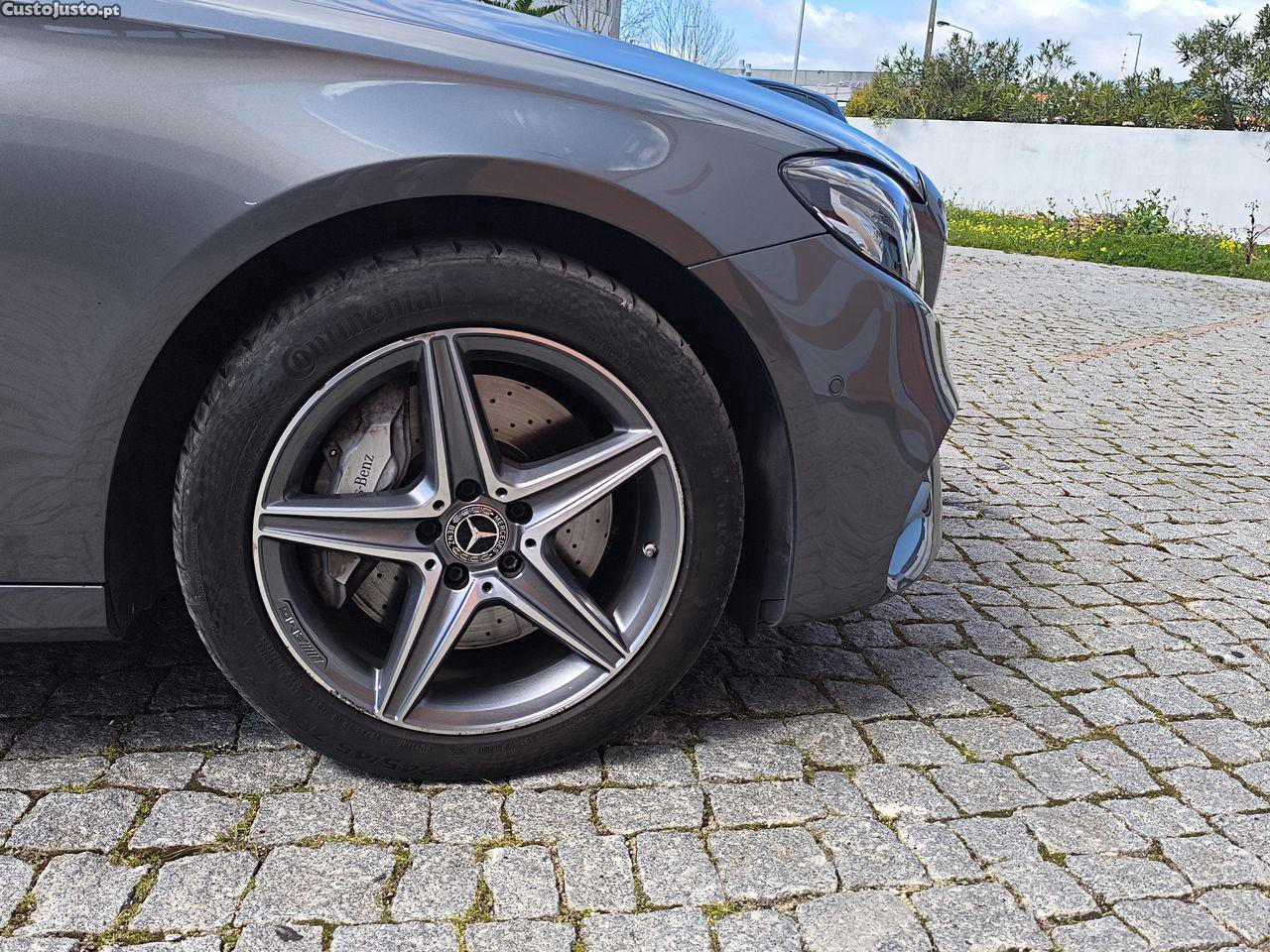 Mercedes-Benz E 300 de 9G-TRONIC AMG Line — fotografia 4