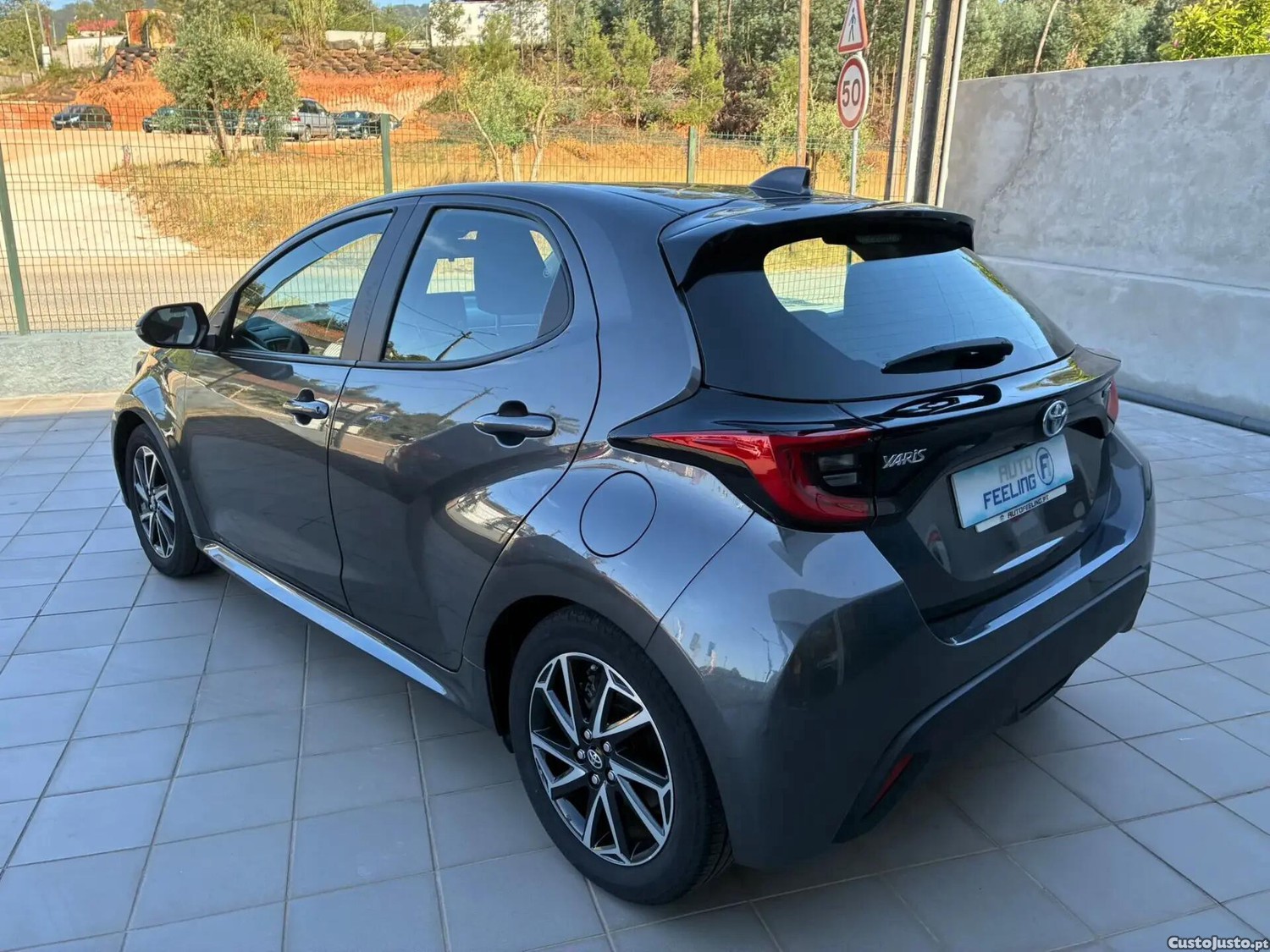 Toyota Yaris 1.5 HDF Luxury - 21 — photo 2