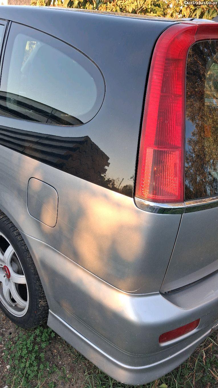 Honda Stream 2.0 i-vtec sport - 03 — photo 3