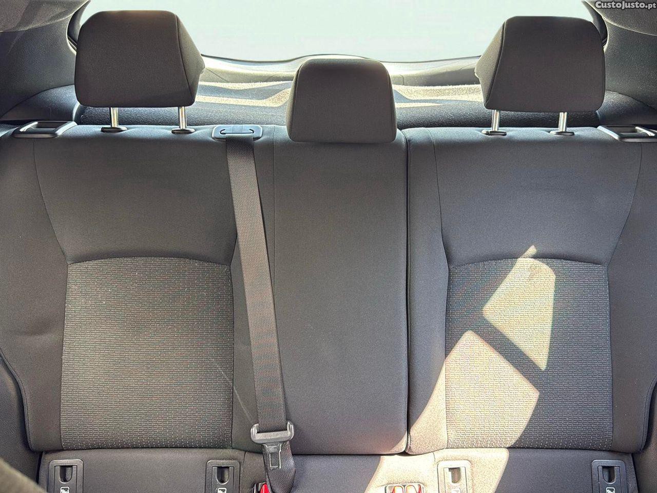 Toyota C-HR 1.8 Hybrid Comfort — fotografia 3