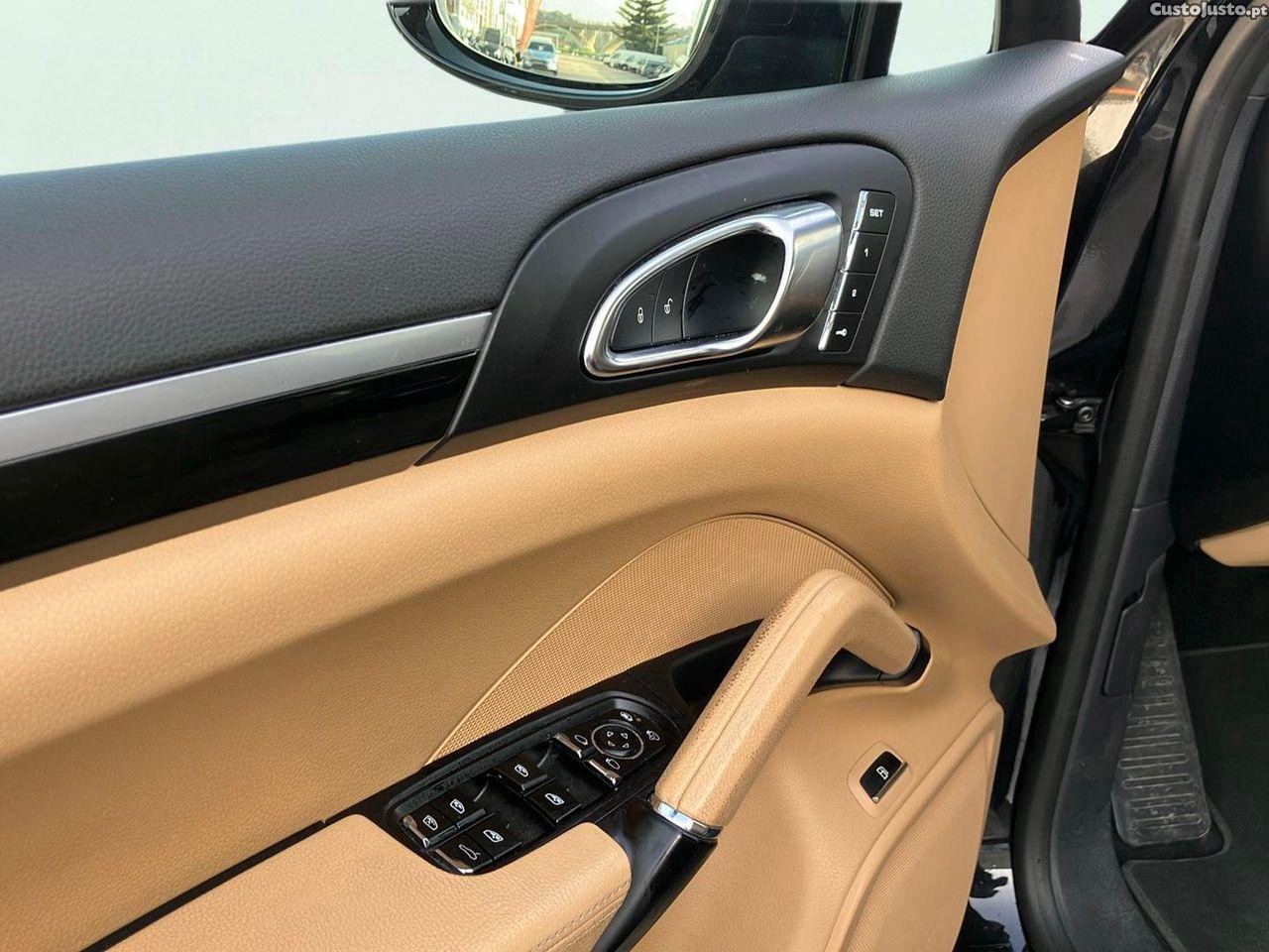 Porsche Cayenne S E-Hybrid — fotografia 5