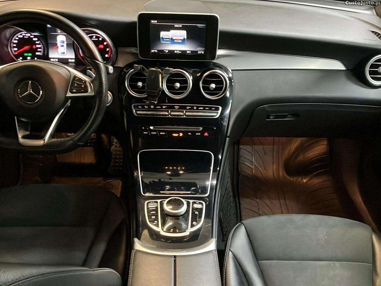 Mercedes-Benz GLC 350 e Coupé AMG Line 4-Matic — fotografia 17