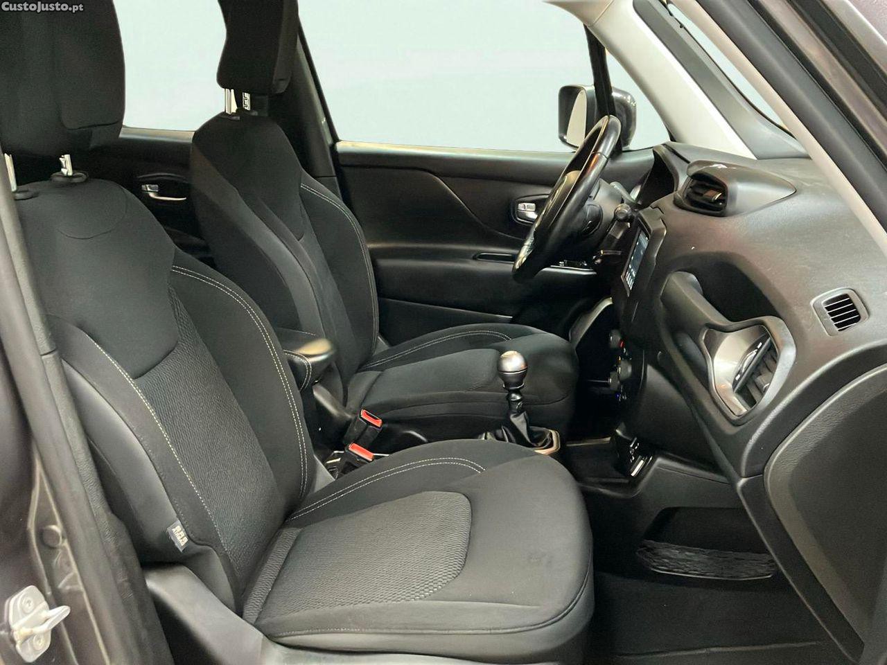 Jeep Renegade 1.0 T Longitude — fotografia 8