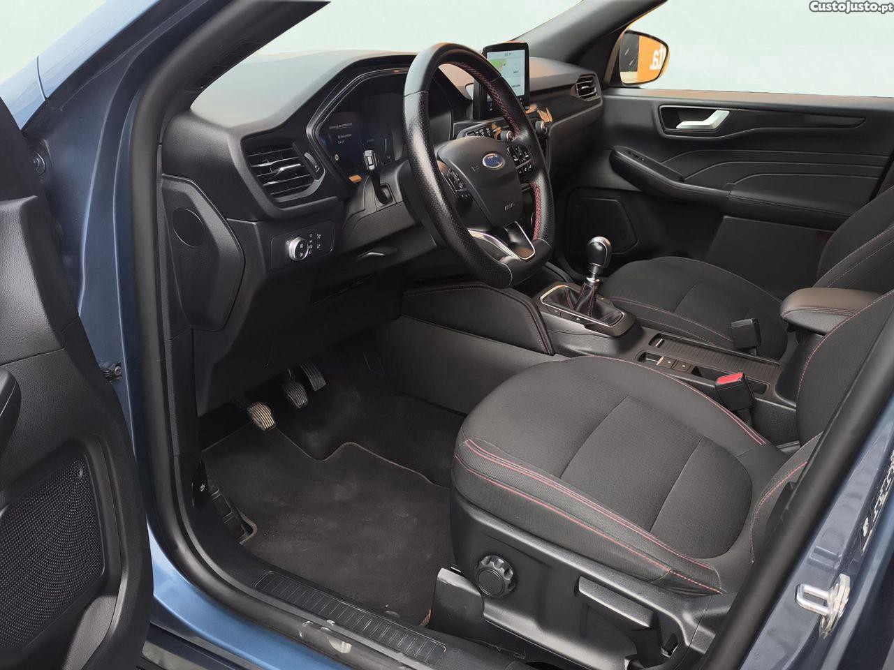 Ford Kuga 1.5 TDCi EcoBlue ST-Line — fotografia 8