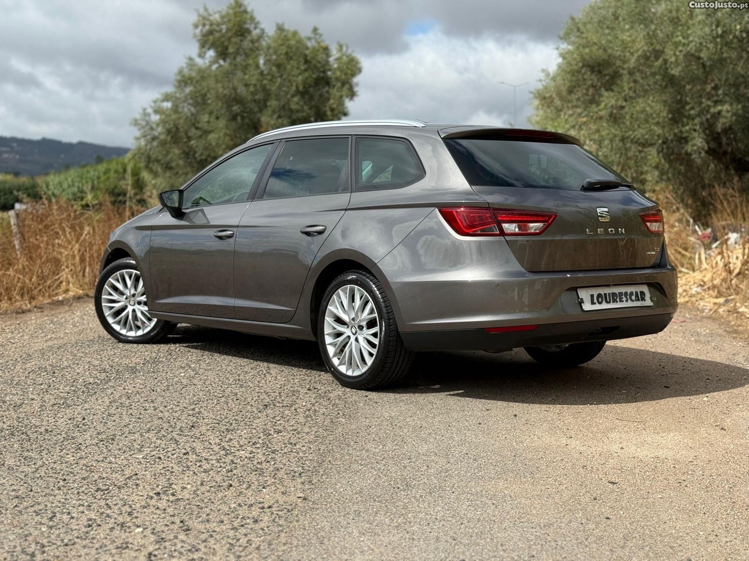 SEAT Leon 2.0 TDI 150cv Cx DSG Full Extras — fotografia 2