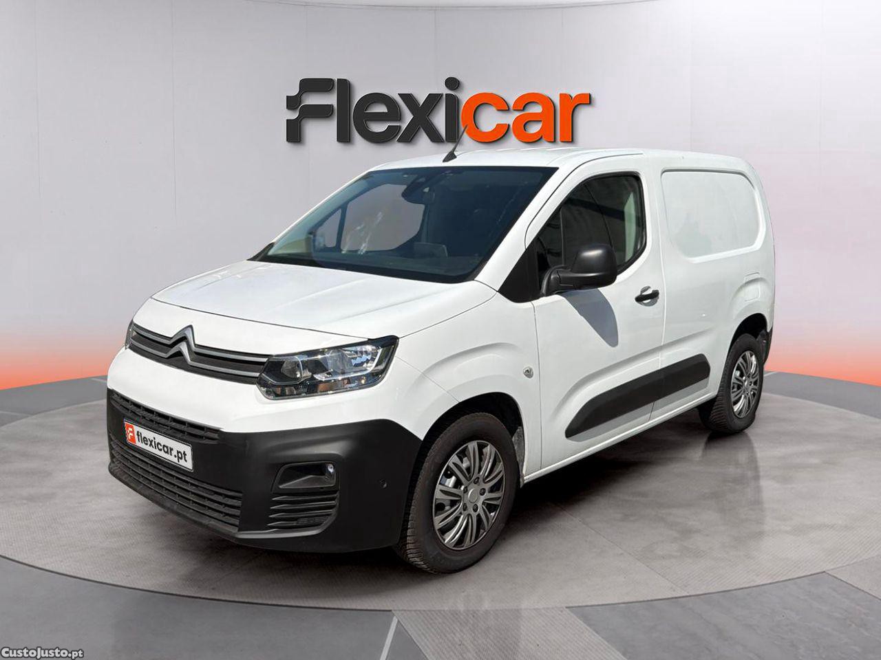Citroën Berlingo 1.2 PureTechEAT8 — fotografia 17