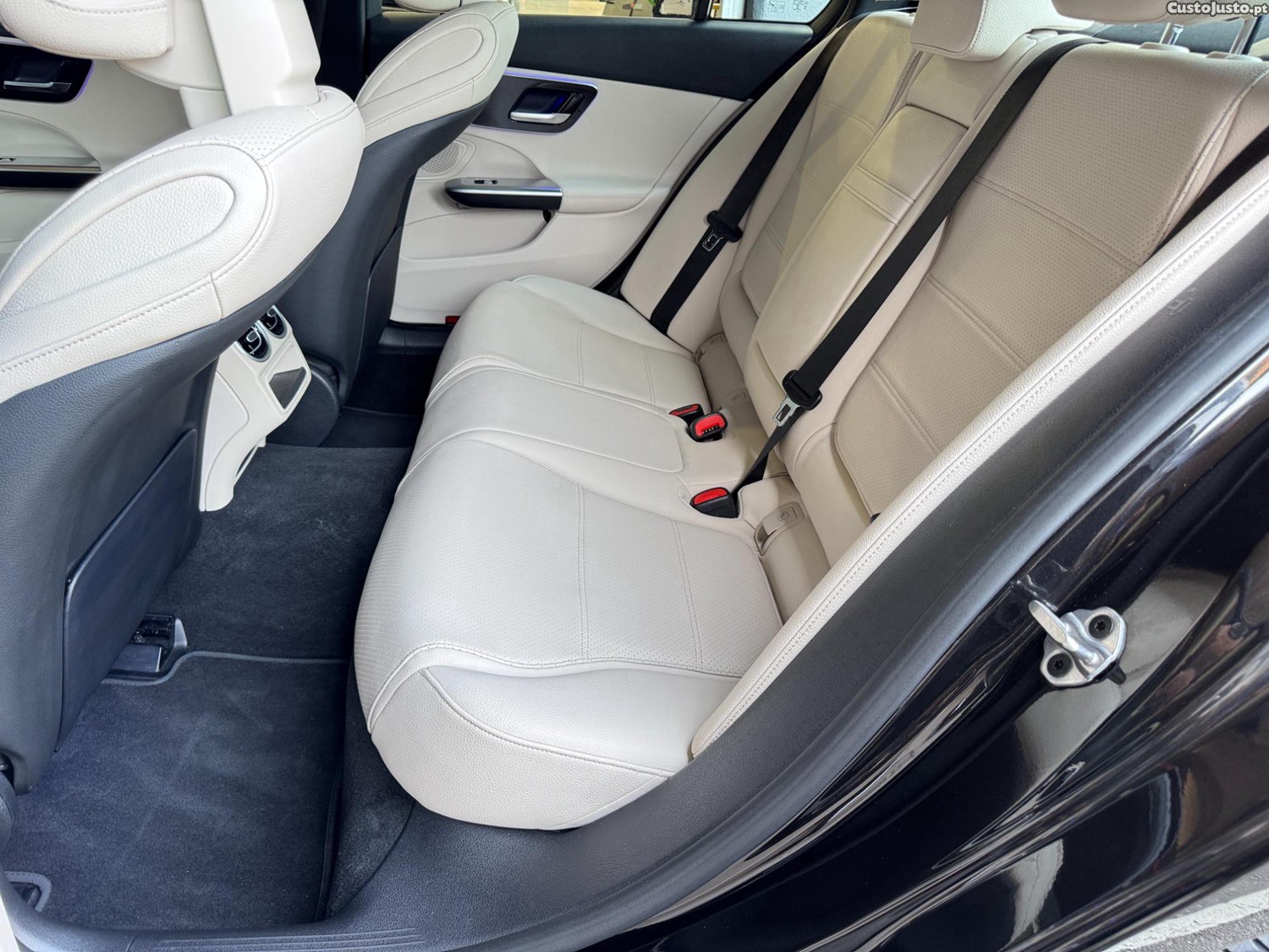 Mercedes-Benz C 220 d Avantgarde EQ Boost — fotografia 4