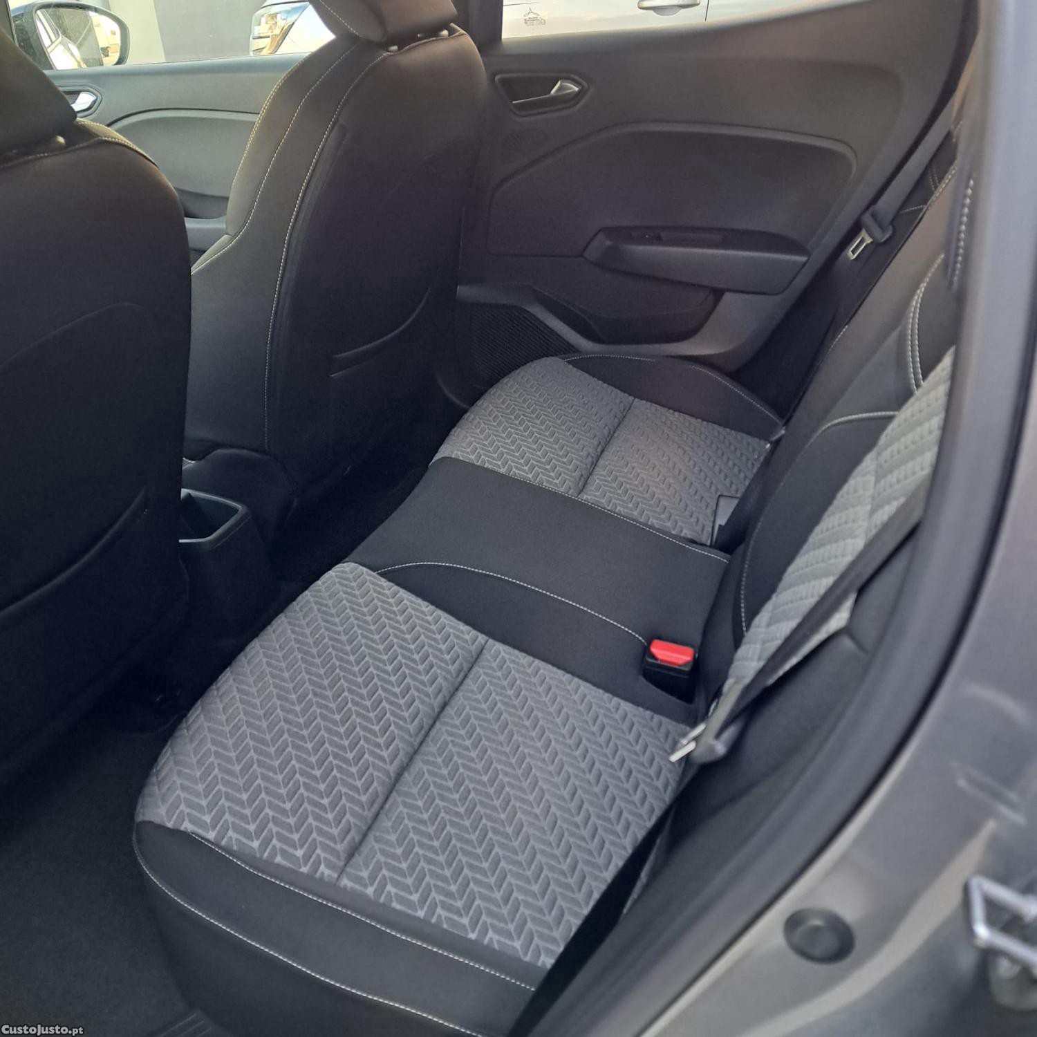 Renault Clio 1.0 TCe Evolution — fotografia 4