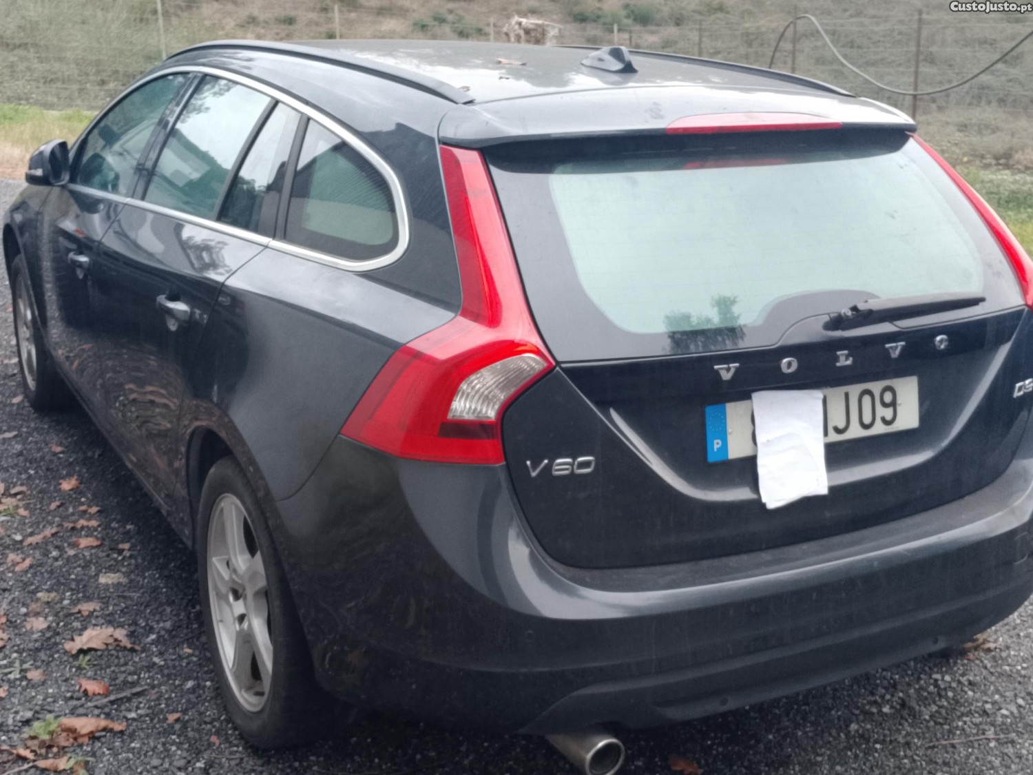 Volvo V60 2.0 D3 - 12 foto 2