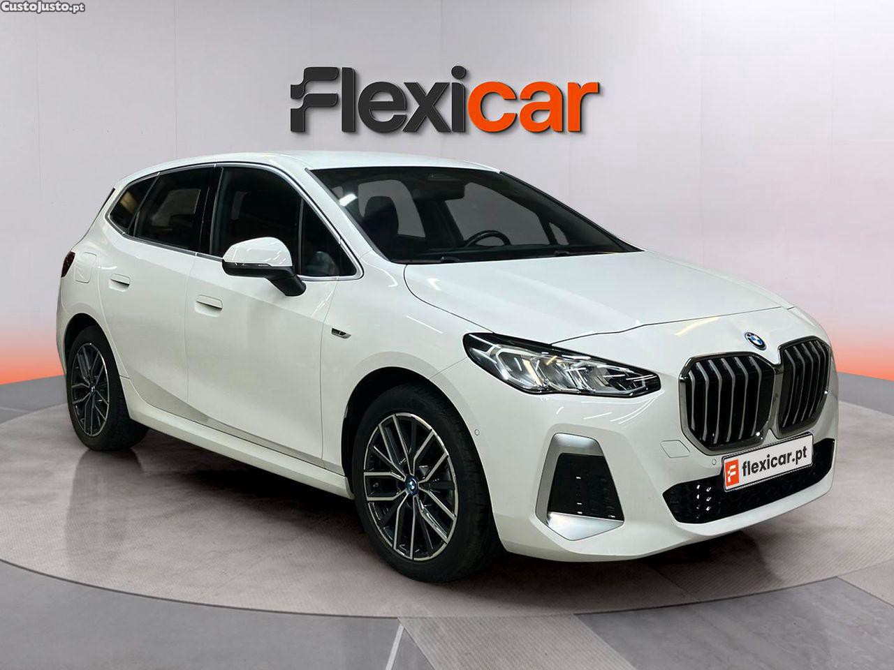 BMW 225 Active Tourer XE e xDrive Pack Desportivo M — fotografia 19