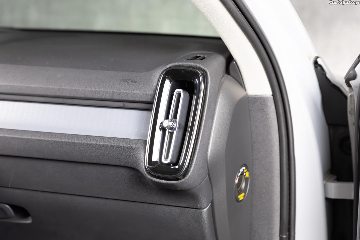 Volvo XC 40 1.5 T4 PHEV Core — fotografia 6