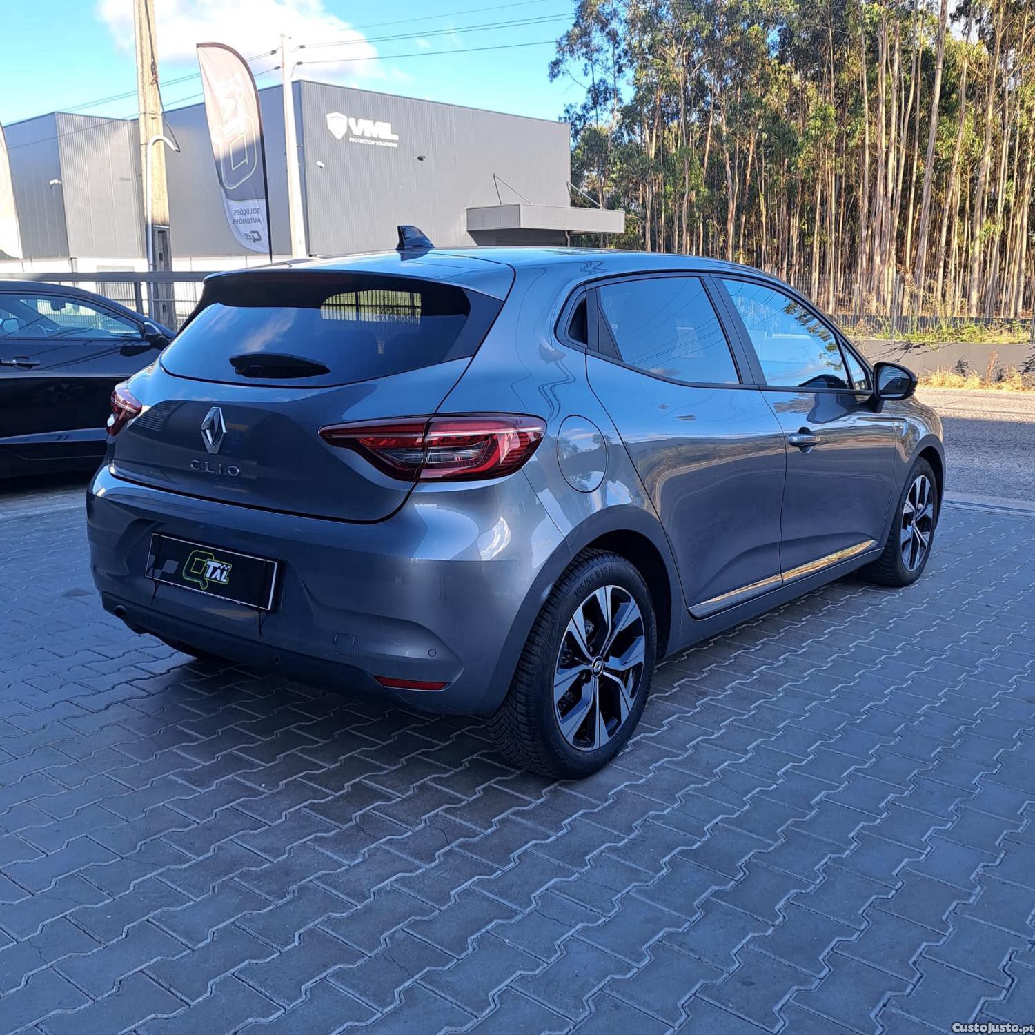Renault Clio 1.0 TCe Evolution — fotografia 11