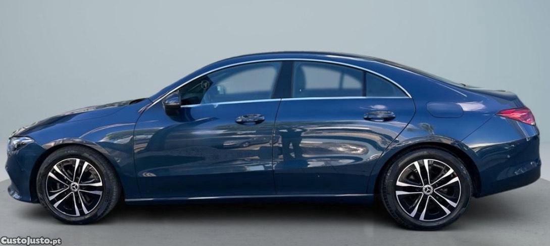 Mercedes-Benz CLA 180 Sedan AMG — fotografia 4