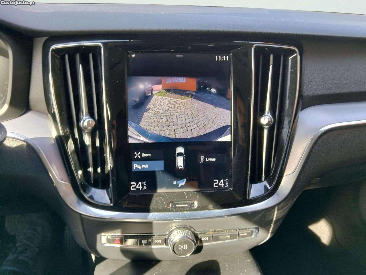 Volvo V60 2.0 T8 AWD TE Momentum — fotografia 6