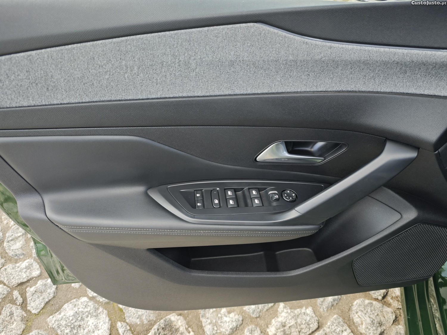 Peugeot 308 Hybrid Allure — fotografia 7