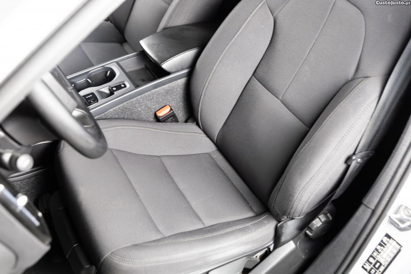 Volvo XC 40 1.5 T4 PHEV Core — fotografia 4