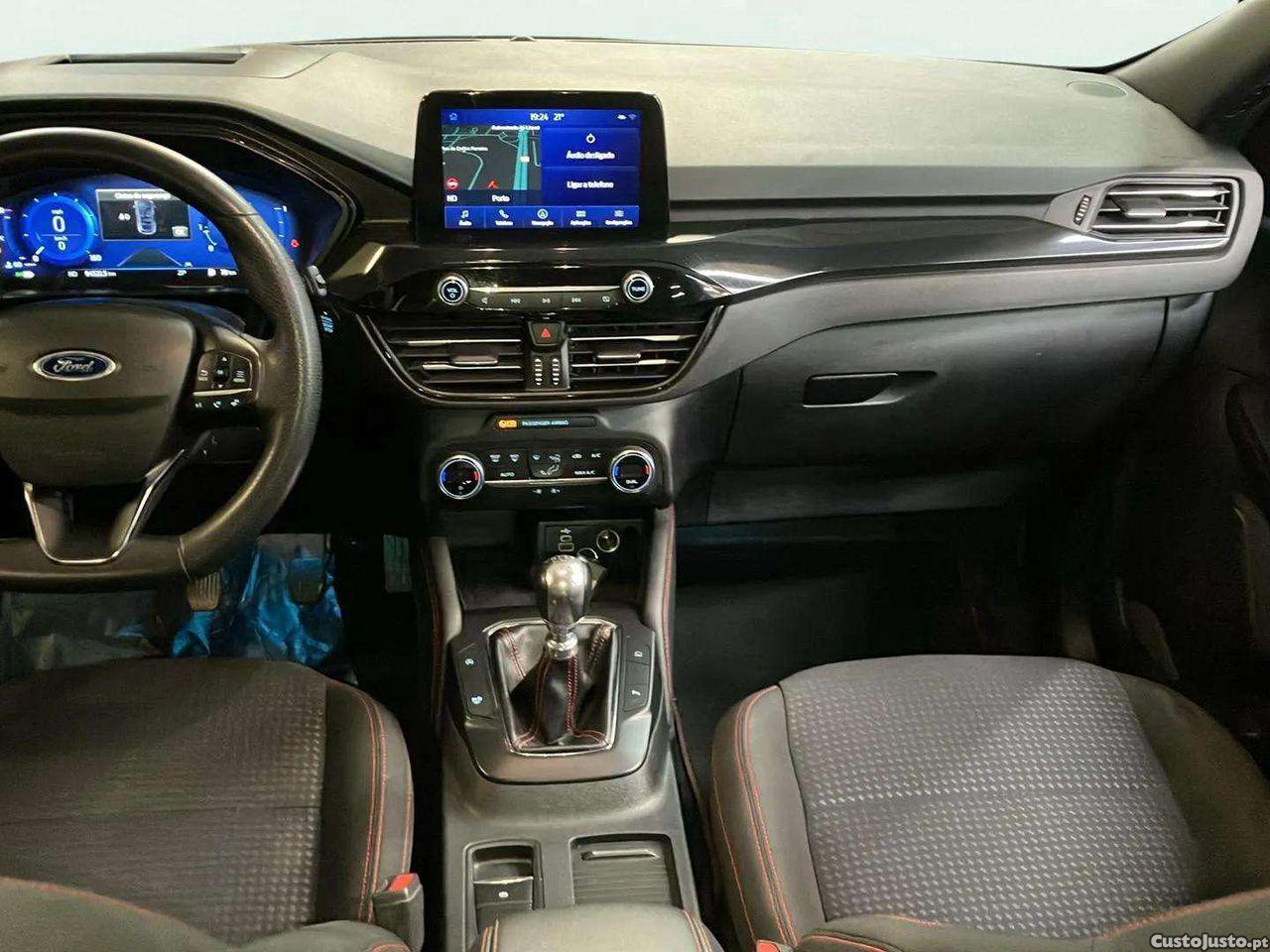 Ford Kuga 1.5 TDCi EcoBlue ST-Line — fotografia 14