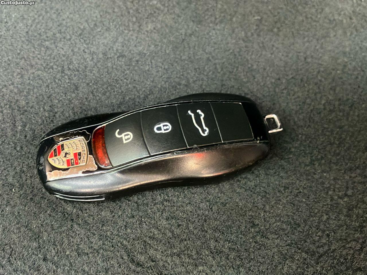 Porsche Cayenne S E-Hybrid — fotografia 4