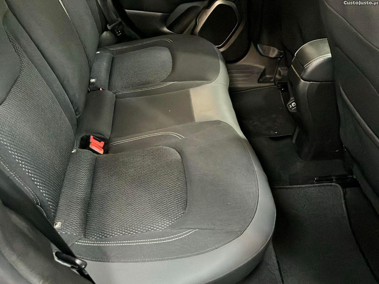 Jeep Renegade 1.0 T Longitude — fotografia 7