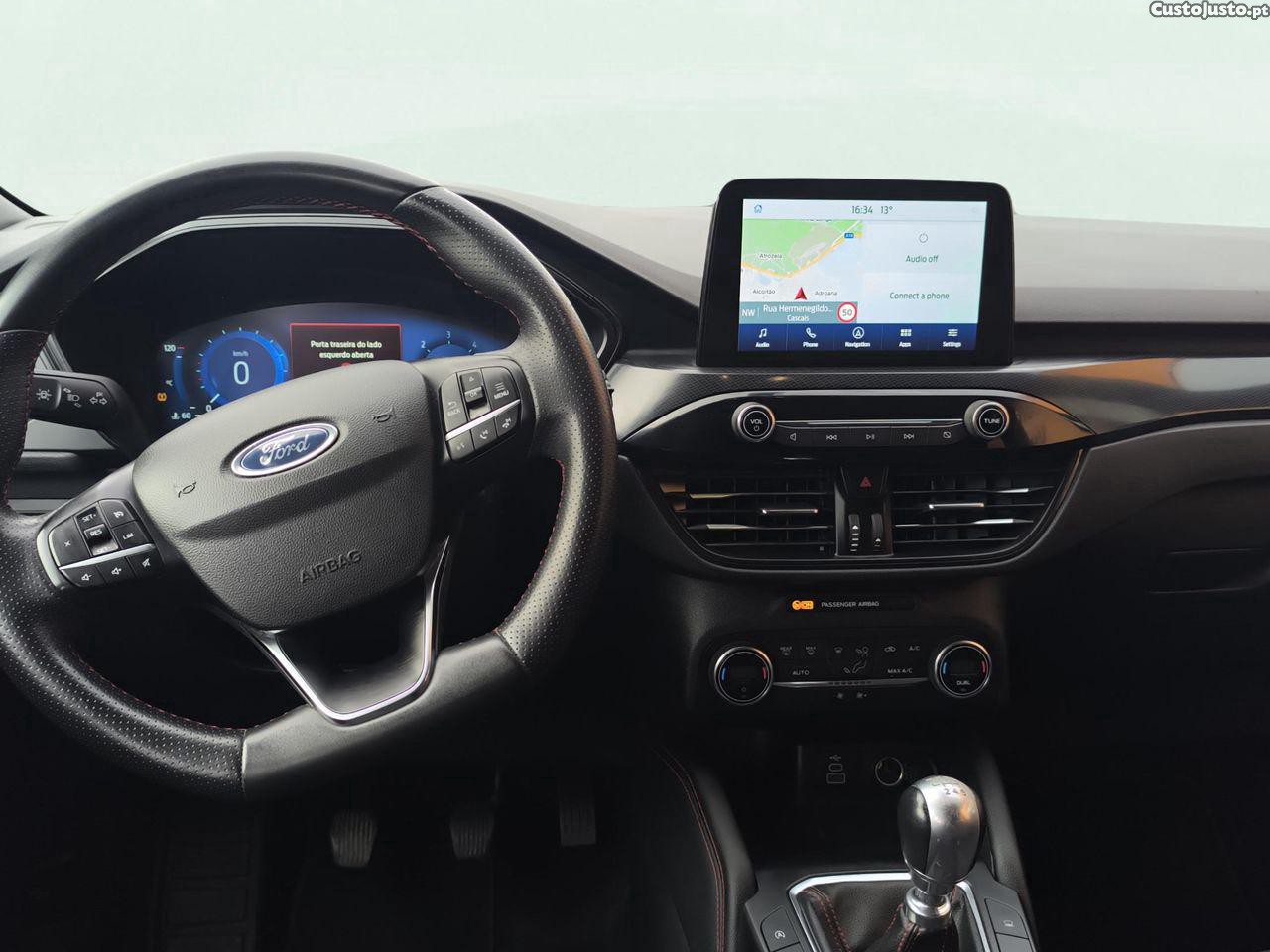 Ford Kuga 1.5 TDCi EcoBlue ST-Line — fotografia 7