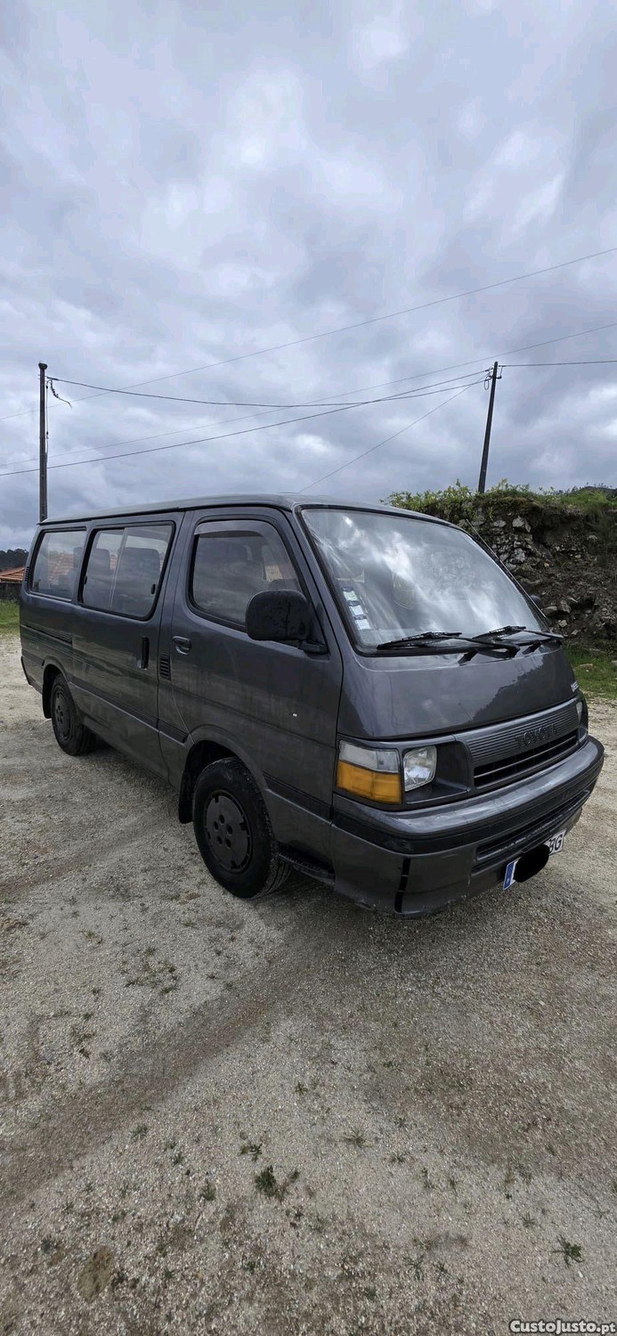Toyota Hiace 2.4 D 9 lugares — fotografia 9