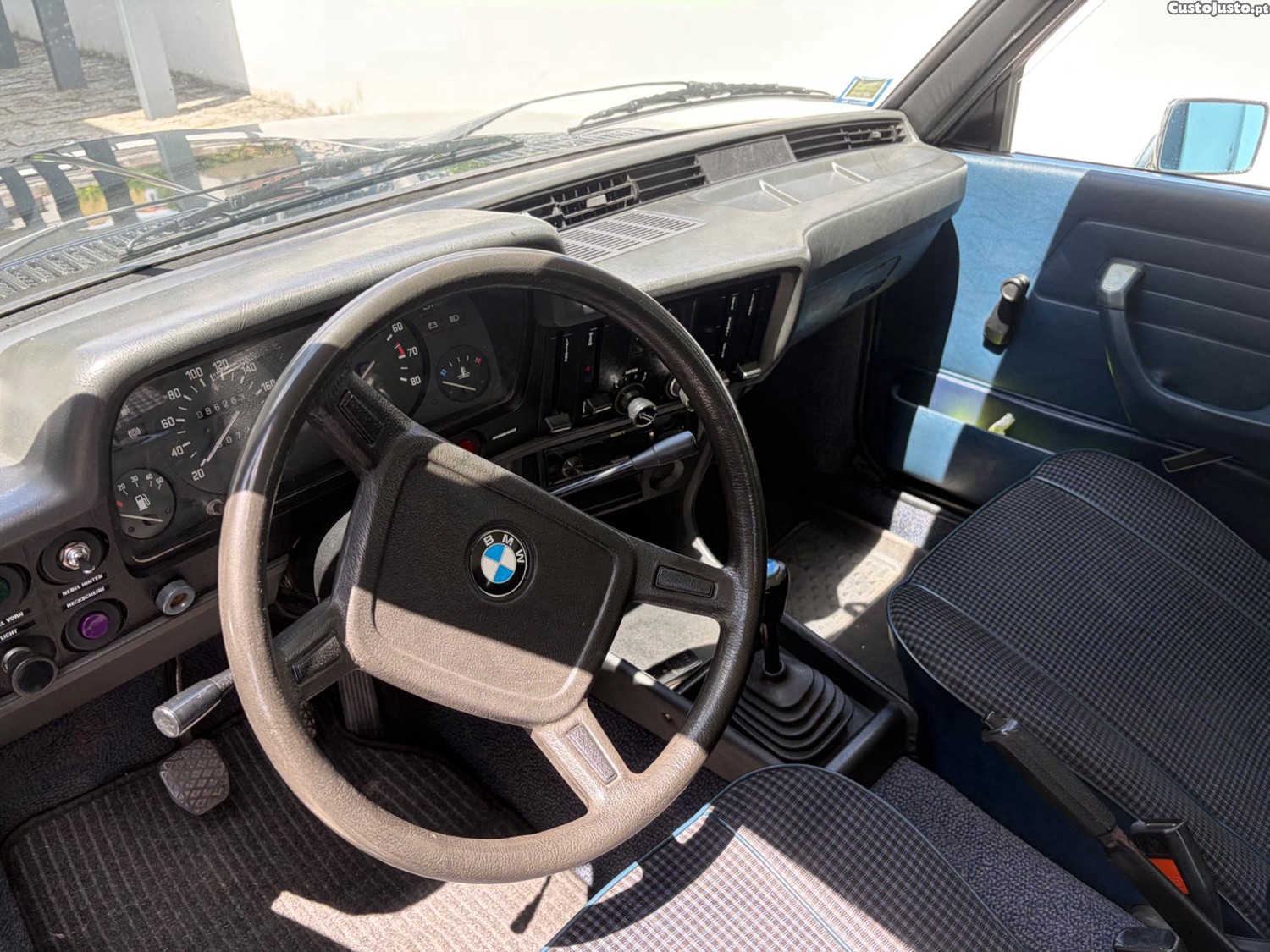 BMW 320 . — photo 3