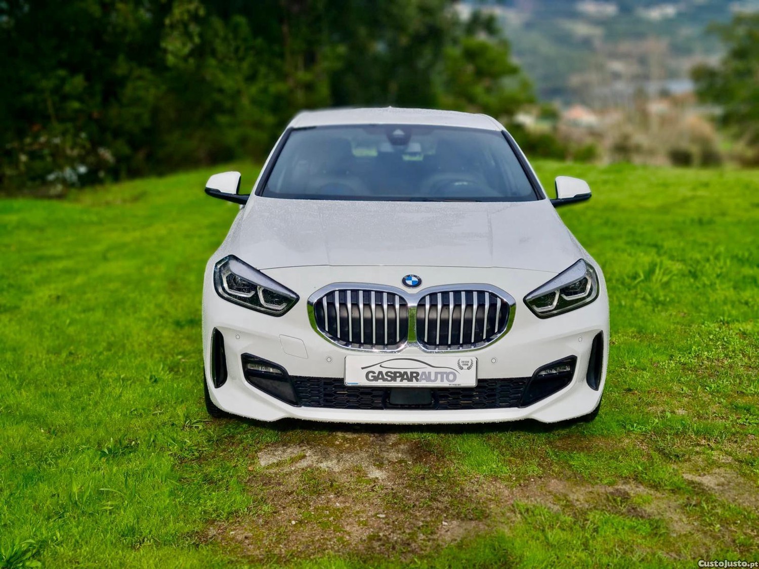 BMW 116 d Pack M NACIONAL - 22 — photo 2