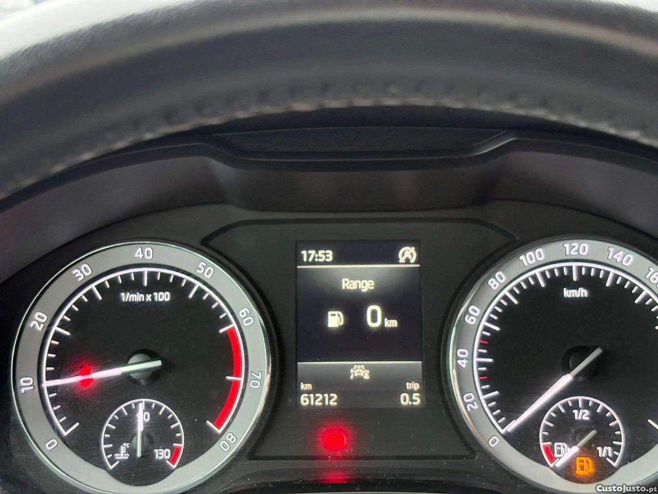 Skoda Karoq 1.0 TSI — fotografia 7