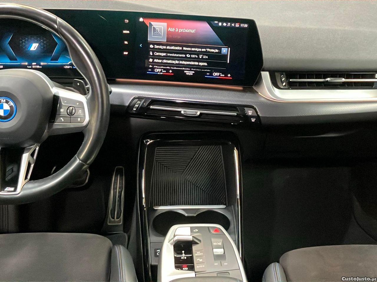 BMW 225 Active Tourer XE e xDrive Pack Desportivo M — fotografia 17