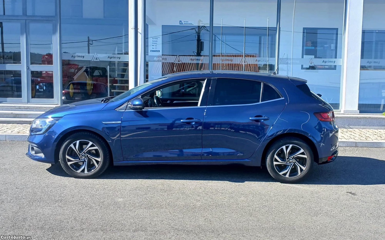 Renault Mégane 1.5 dCi Bose Edition - 17 — photo 4