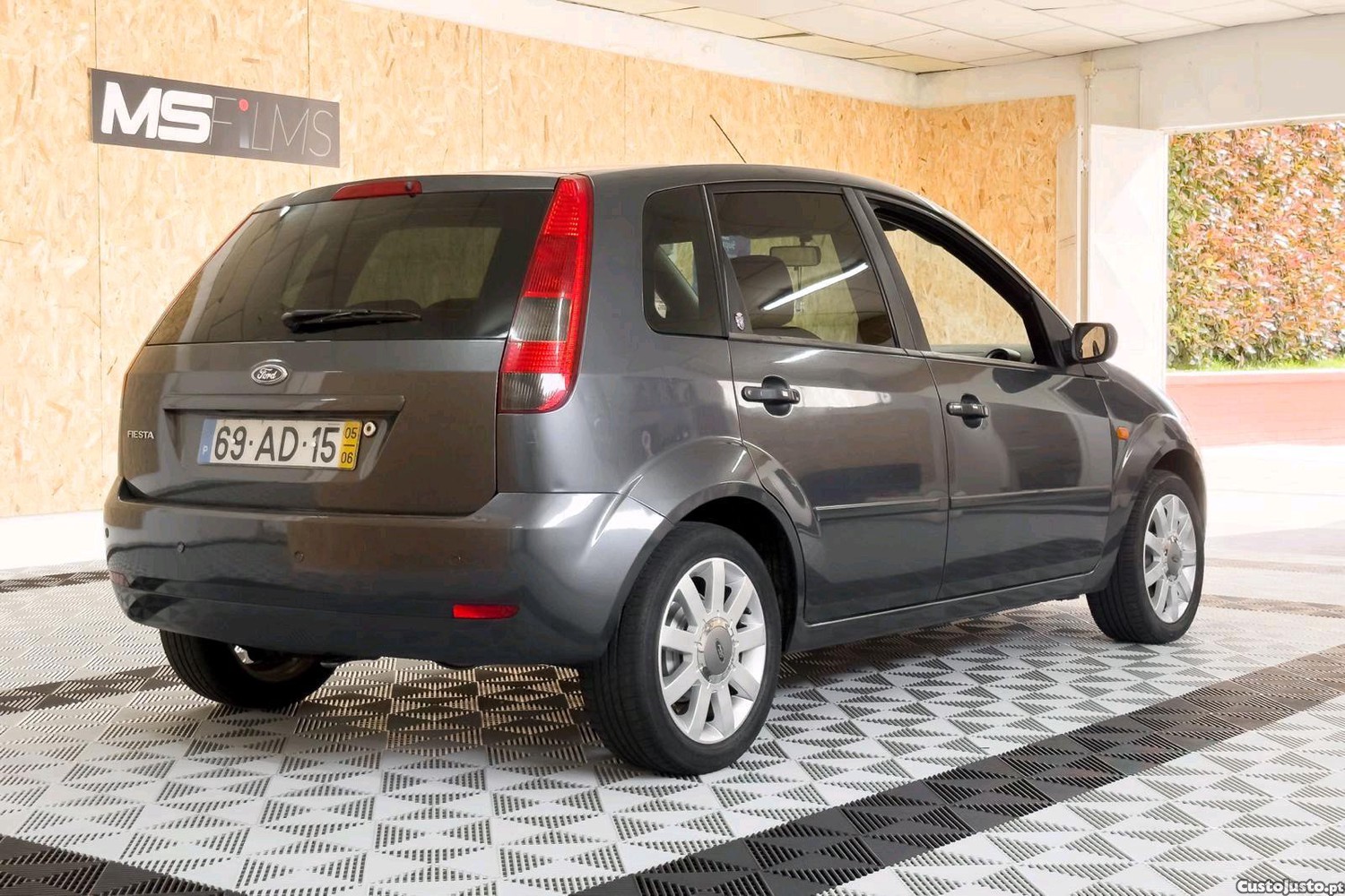 Ford Fiesta 12345 - 05 — photo 2