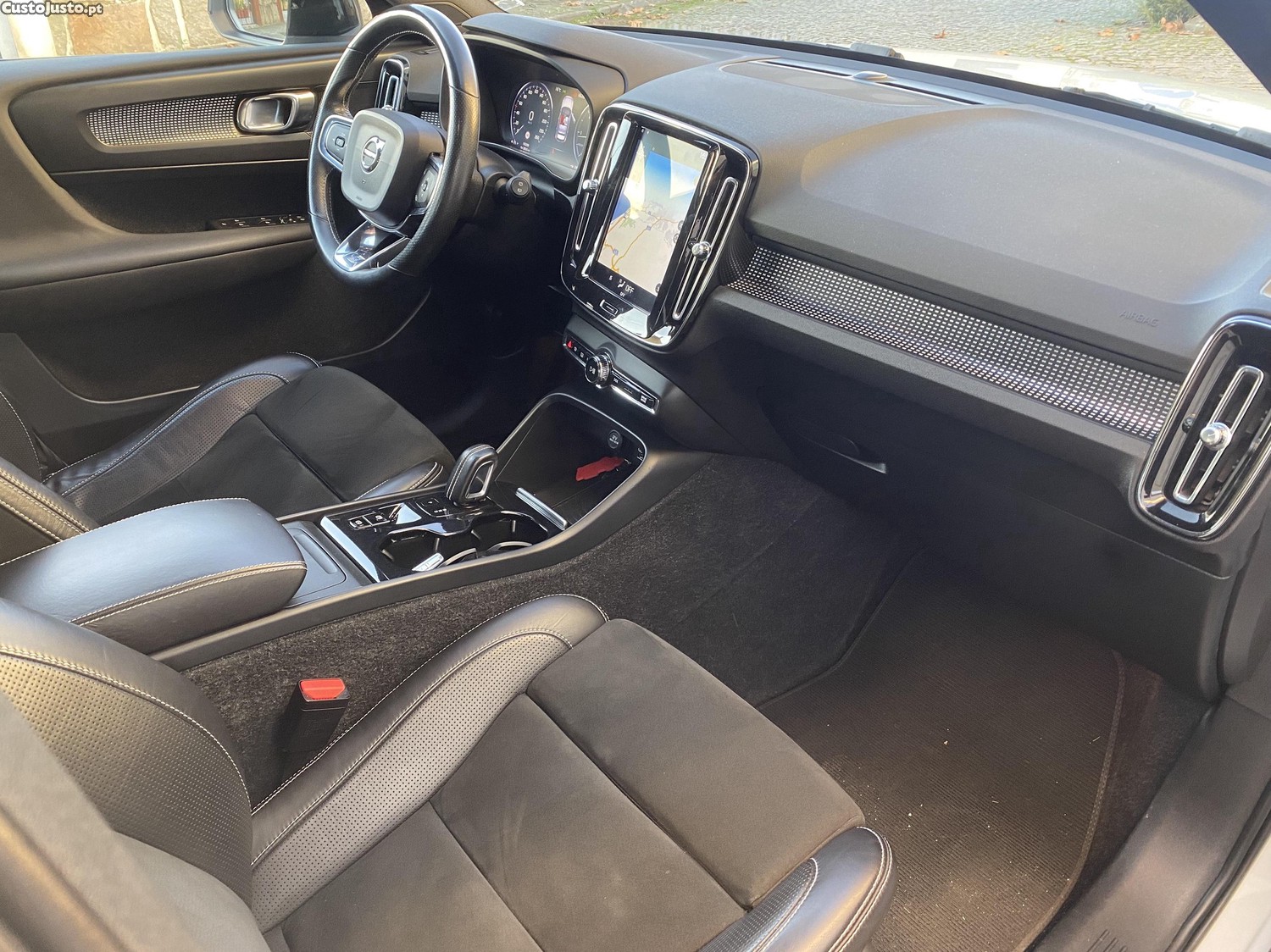 Volvo XC 40 R-Design AWD 190Cv — fotografia 10