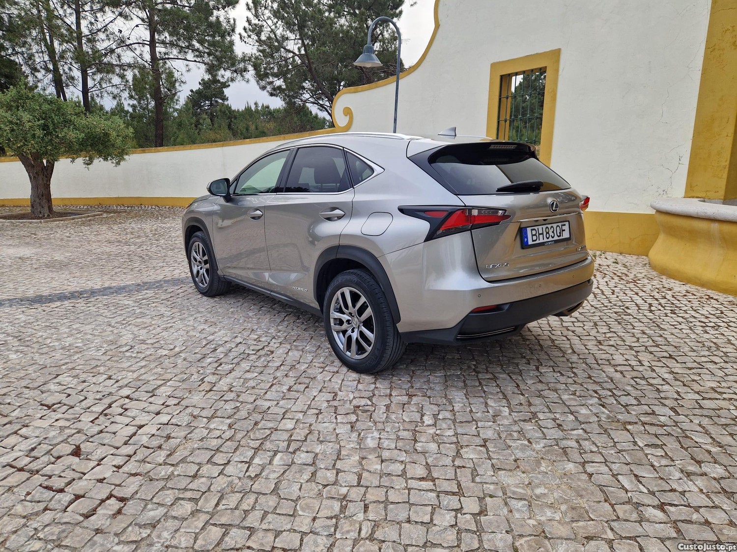 Lexus NX 300h Executive + — fotografia 8