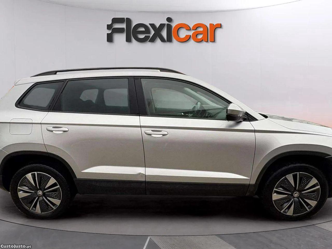 Skoda Karoq 1.0 TSI — fotografia 9