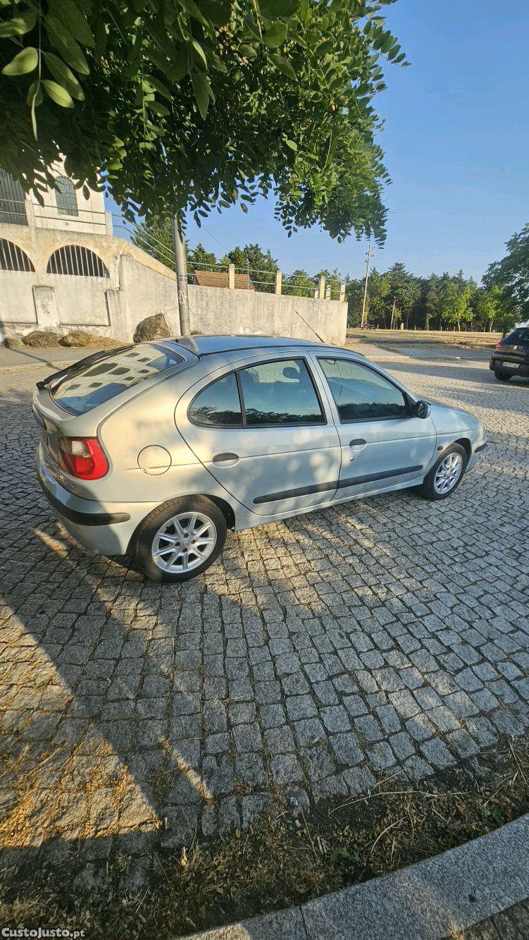 Renault Mégane 1.4 - 16v — fotografia 7