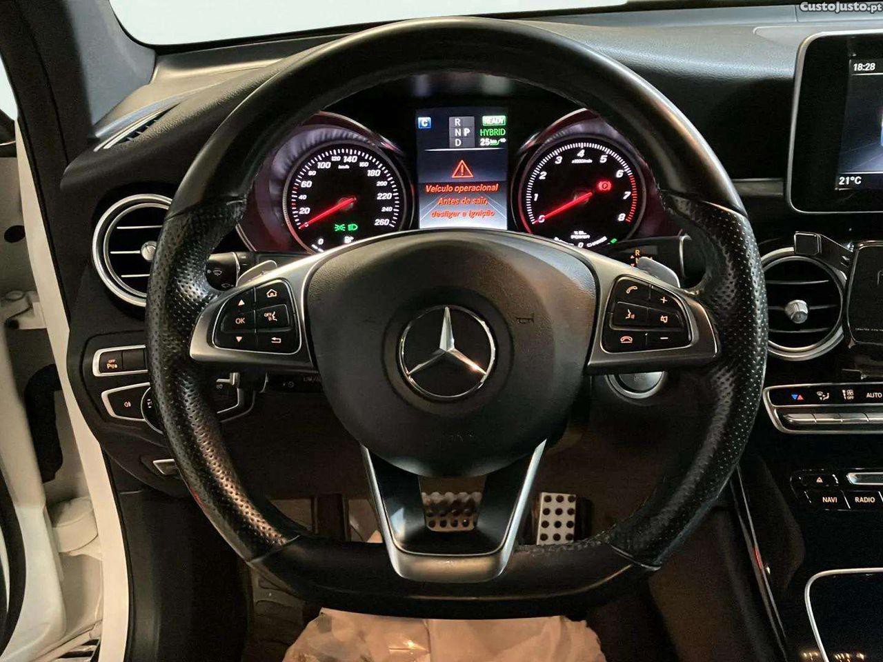 Mercedes-Benz GLC 350 e Coupé AMG Line 4-Matic — fotografia 15