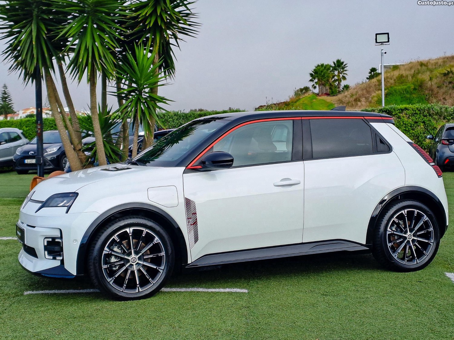 Renault 5 E-TECH 52KWH ICONIC CINQ 150CV ELETRICO 2025 - 25 — photo 4
