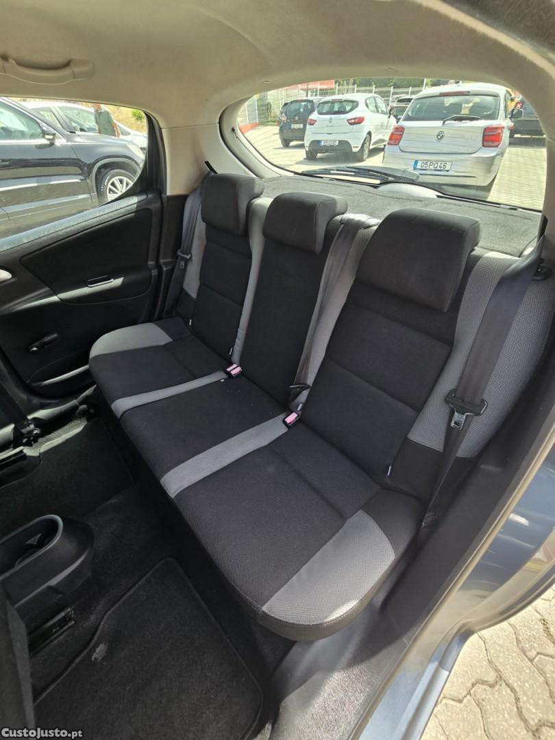Peugeot 207 1.4 16V Trendy — fotografia 7