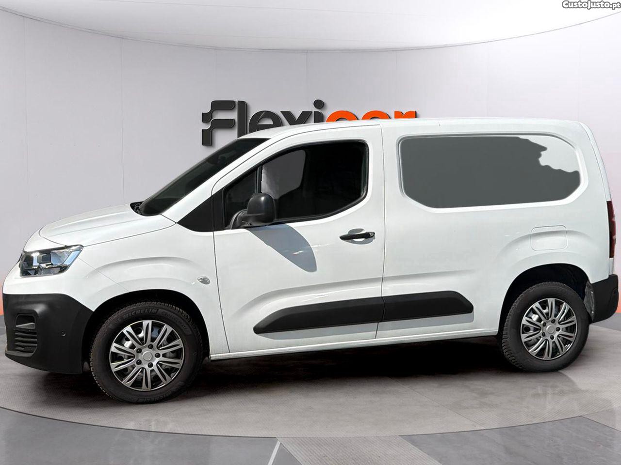 Citroën Berlingo 1.2 PureTechEAT8 — fotografia 15